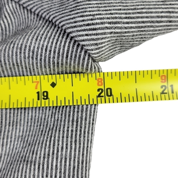 CAbi Drop Off Zip Jacket Size L Pinstripe Front Back Zipper High Low Hem 5300 - Picture 6 of 12